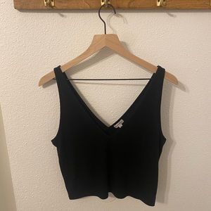 Cropped Tank Top - Black